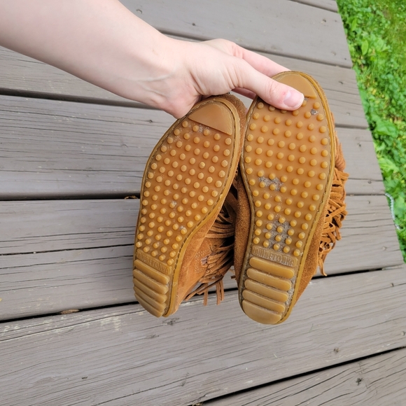 Minnetonka 5-Layer Fringe Wheat Tan Suede Leather Knee High Mocassin Boots 8 - Picture 6 of 8